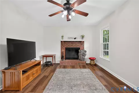 Living - 7248 Full Rack Dr, Midlothian, VA 23112 photo 2 of 3