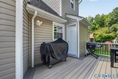 Exterior - 7248 Full Rack Dr, Midlothian, VA 23112 photo 6 of 10