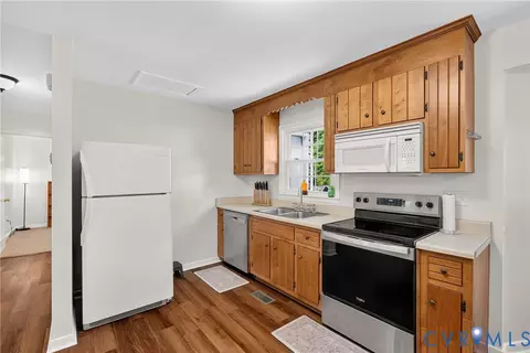 Kitchen - 7248 Full Rack Dr, Midlothian, VA 23112 photo 3 of 3