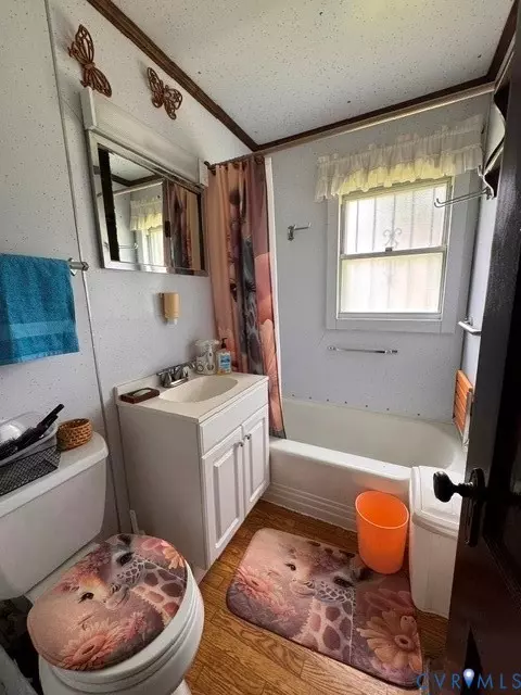 Bath - 751 Leonard Rd, Norfolk, VA 23518 photo 2 of 2