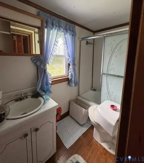 Bath - 751 Leonard Rd, Norfolk, VA 23518 photo 1 of 2
