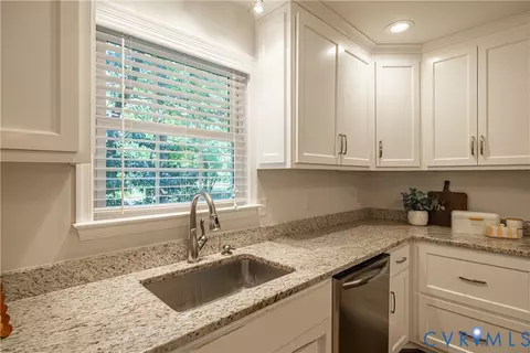 Kitchen - 6720 Claiborne Rd, Sutherland, VA 23885 photo 4 of 8