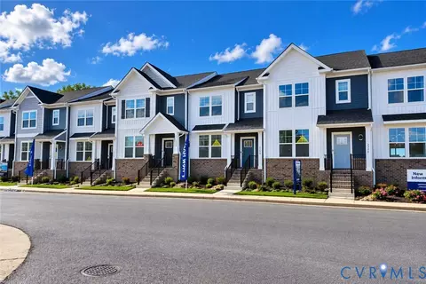 2356 Somerset Way, Hayes, VA 23072