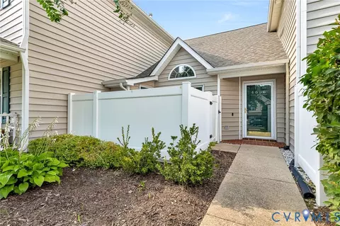 4666 Twin Hickory Lake Dr, Glen Allen, VA 23059
