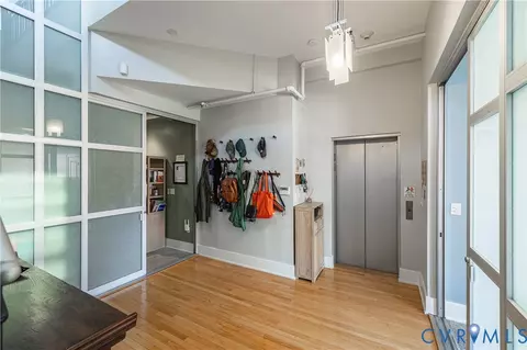 Entry Way - 1205 E Main St #4FE, Richmond, VA 23219 photo 4 of 5