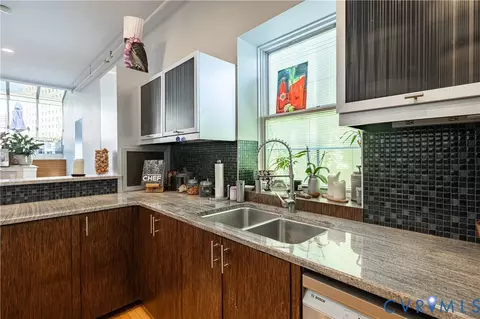 Kitchen - 1205 E Main St #4FE, Richmond, VA 23219 photo 6 of 9