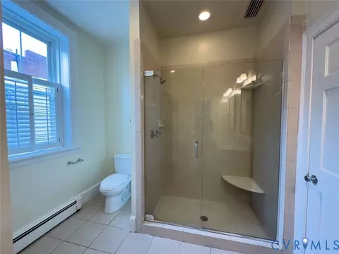 Bath - 1403 Grove Ave, Richmond, VA 23220 photo 3 of 5