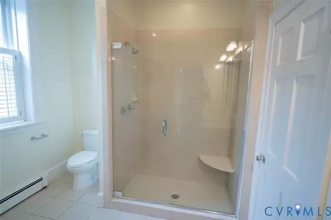 Bath - 1403 Grove Ave, Richmond, VA 23220 photo 2 of 5