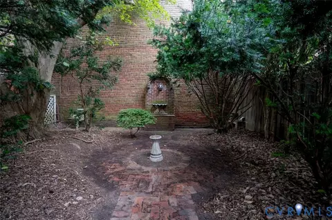 Exterior - 1403 Grove Ave, Richmond, VA 23220 photo 4 of 6