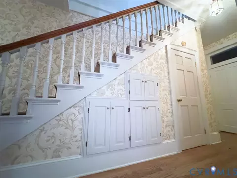 Entry Way - 1403 Grove Ave, Richmond, VA 23220 photo 2 of 5