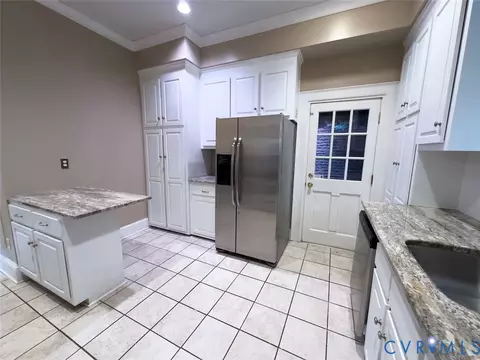 Kitchen - 1403 Grove Ave, Richmond, VA 23220 photo 3 of 3