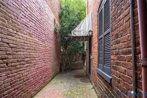 Exterior - 1403 Grove Ave, Richmond, VA 23220 photo 6 of 6