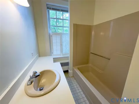 Bath - 1403 Grove Ave, Richmond, VA 23220 photo 5 of 5