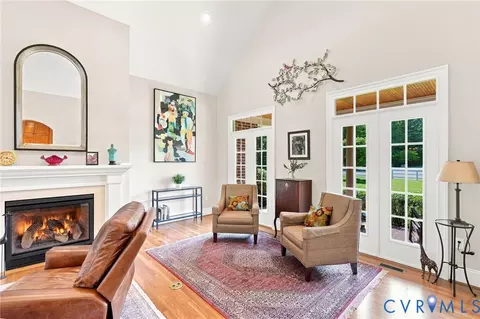 Living - 33229 Mt Gideon Rd, Hanover, VA 23069 photo 3 of 8