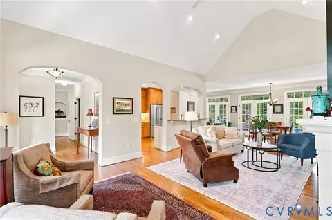 Living - 33229 Mt Gideon Rd, Hanover, VA 23069 photo 4 of 8