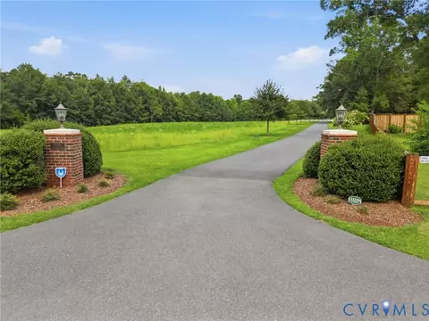 Exterior - 33229 Mt Gideon Rd, Hanover, VA 23069 photo 4 of 26