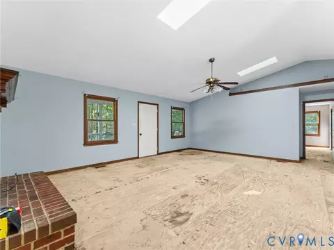 Living - 15971 Branchs Rd, Dewitt, VA 23840 photo 5 of 7