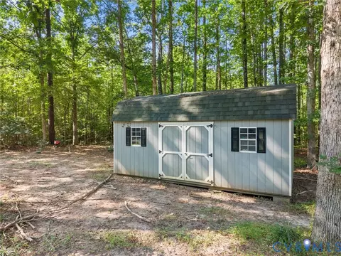 Exterior - 15971 Branchs Rd, Dewitt, VA 23840 photo 5 of 15