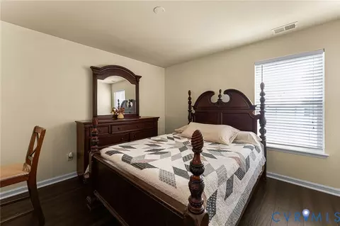 Bedroom - 6924 Lakeside Dr, Hayes, VA 23072 photo 6 of 7