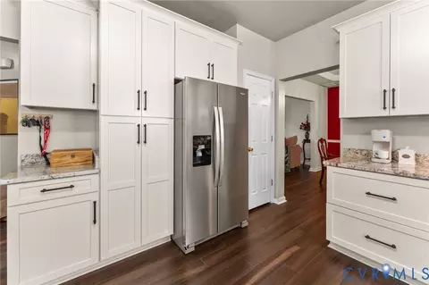 Kitchen - 6924 Lakeside Dr, Hayes, VA 23072 photo 5 of 5