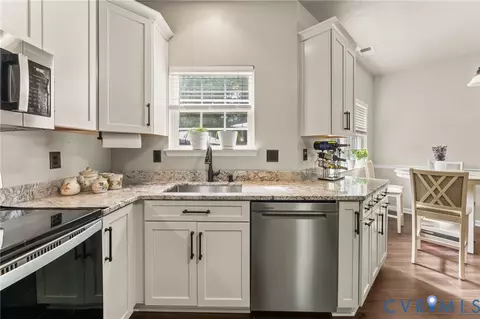Kitchen - 6924 Lakeside Dr, Hayes, VA 23072 photo 4 of 5