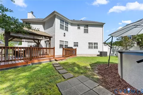 Exterior - 6924 Lakeside Dr, Hayes, VA 23072 photo 5 of 6