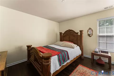 Bedroom - 6924 Lakeside Dr, Hayes, VA 23072 photo 4 of 7