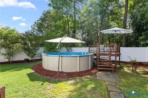 Exterior - 6924 Lakeside Dr, Hayes, VA 23072 photo 4 of 6