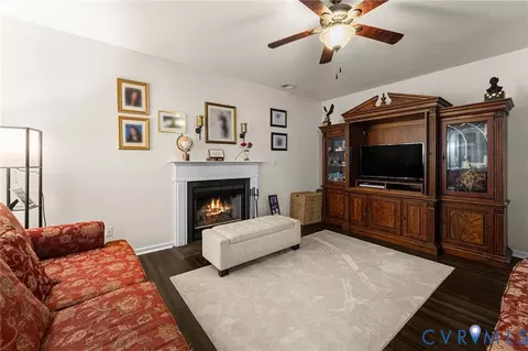 Living - 6924 Lakeside Dr, Hayes, VA 23072 photo 4 of 5