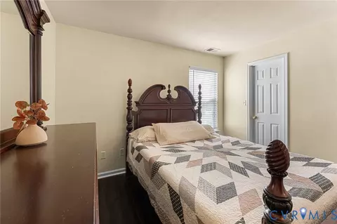 Bedroom - 6924 Lakeside Dr, Hayes, VA 23072 photo 7 of 7