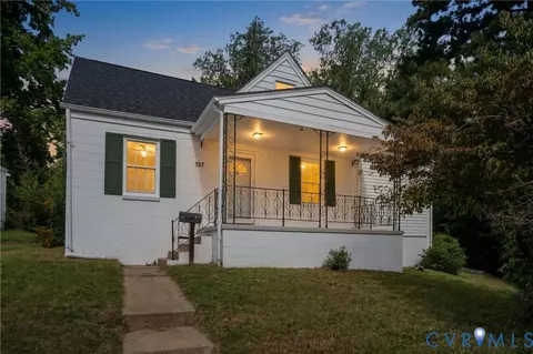 737 Jefferson Pl, Petersburg, VA 23803