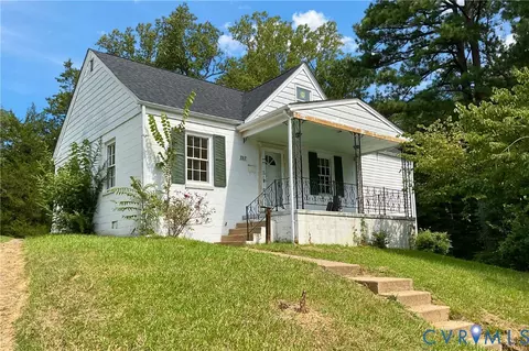 737 Jefferson Pl, Petersburg, VA 23803