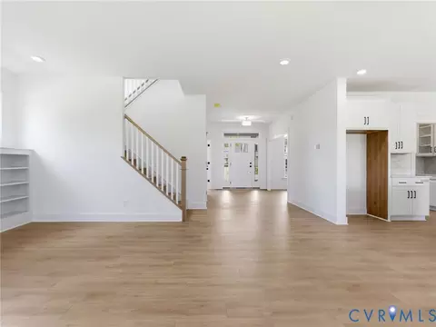 Living - 18112 Copper Fox Loop, Moseley, VA 23120 photo 2 of 2