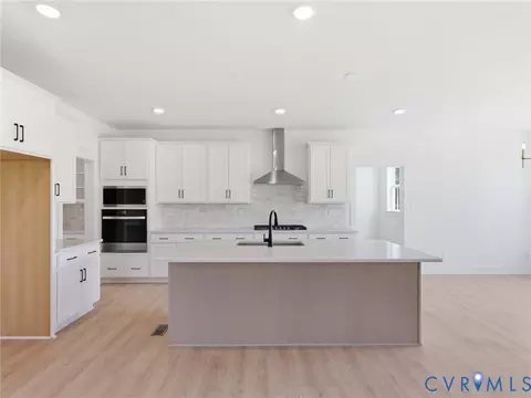 Kitchen - 18112 Copper Fox Loop, Moseley, VA 23120 photo 1 of 2