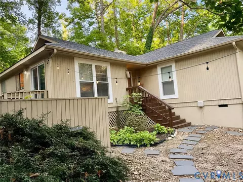 3113 Three Bridges Rd, Midlothian, VA 23112