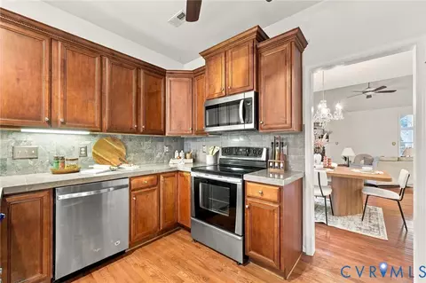 Kitchen - 9619 Redwick Dr, Midlothian, VA 23112 photo 3 of 4