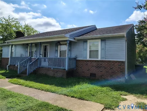 3902 Yorktown Dr, Hopewell, VA 23860