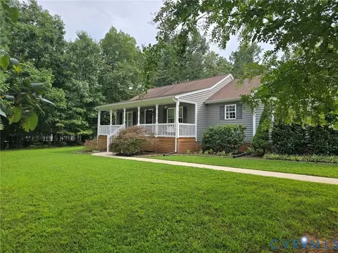 13691 Smacks Dr, Amelia Court House, VA 23002