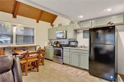 Kitchen - 388 Spitz Ln #B, Basye, VA 22810 photo 2 of 3