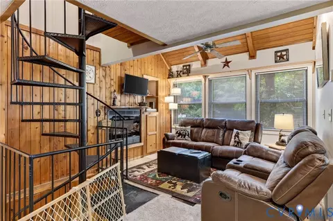Living - 388 Spitz Ln #B, Basye, VA 22810 photo 1 of 3