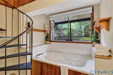 Bath - 388 Spitz Ln #B, Basye, VA 22810 photo 4 of 5