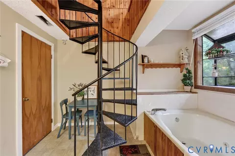 Bath - 388 Spitz Ln #B, Basye, VA 22810 photo 5 of 5