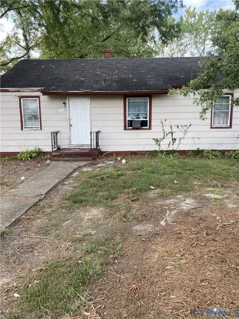 2507 Petersburg St, Hopewell, VA 23860