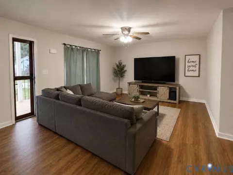 117 E 4th St, Blackstone, VA 23824 photo 2