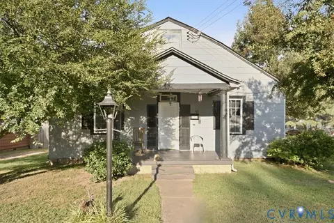 43 Summit St, Petersburg, VA 23803