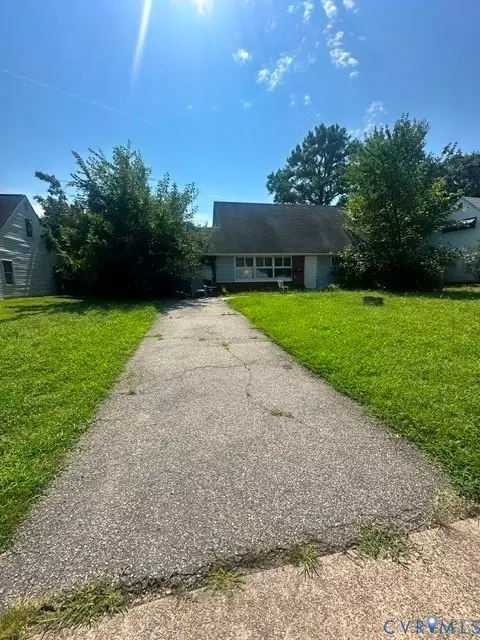 2411 Beacon Ln, Richmond, VA 23230
