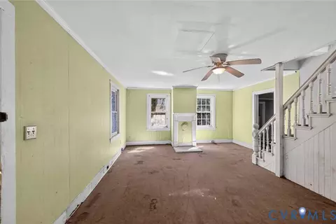 Living - 17536 General Puller Hwy, Deltaville, VA 23043 photo 2 of 5