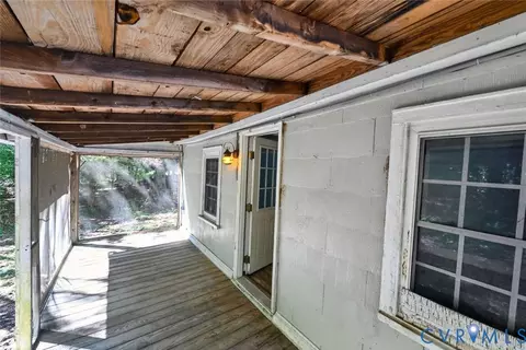 Exterior - 17536 General Puller Hwy, Deltaville, VA 23043 photo 4 of 8