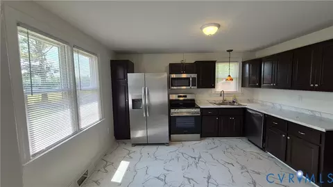Entry Way - 24806 Sawmill Rd, Carson, VA 23830 photo 1 of 3