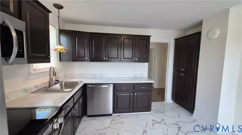 Entry Way - 24806 Sawmill Rd, Carson, VA 23830 photo 2 of 3